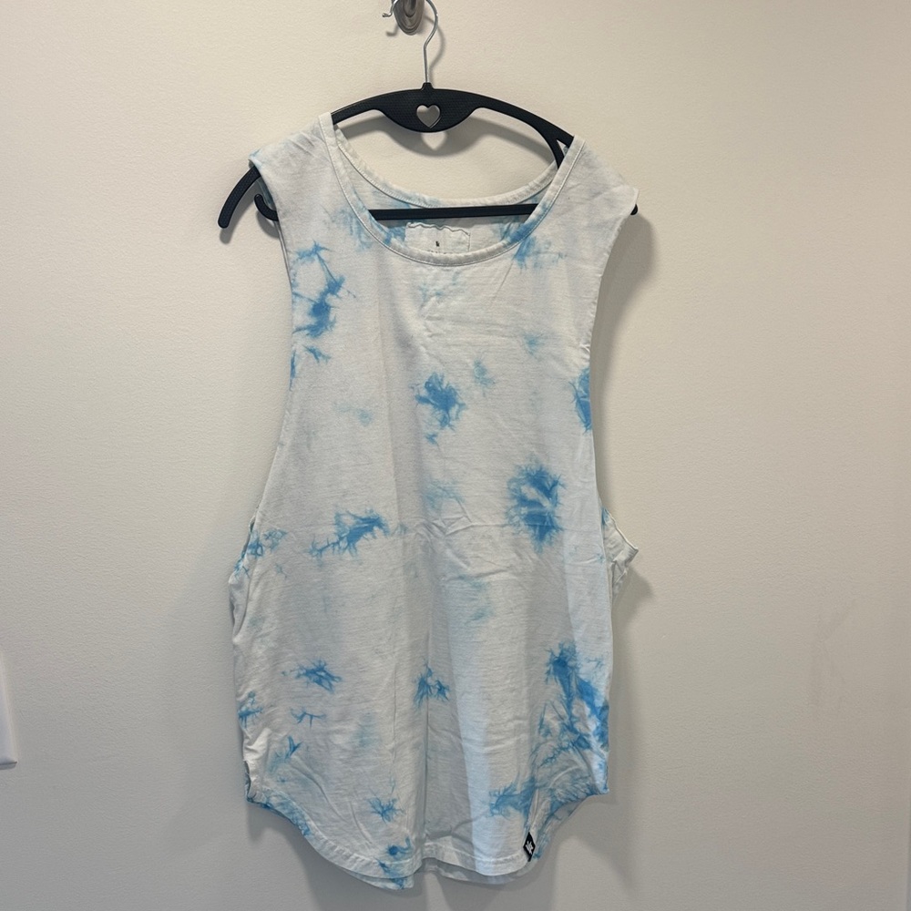 Young LA tank.  Size XL